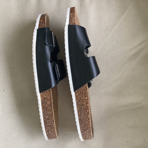 Steve Madden Barefoot Sandals - Picture 5 of 9